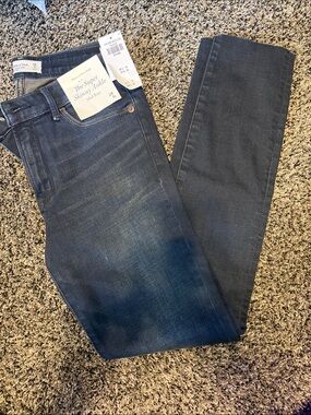 Abercrombie & Fitch Women's Dark Blue Skinny Ankle Jeans